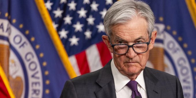 Jerome Powell, Vorsitzender der Fed, sieht aktuell keinen Grund dazu die Zinsen zu senken. fed