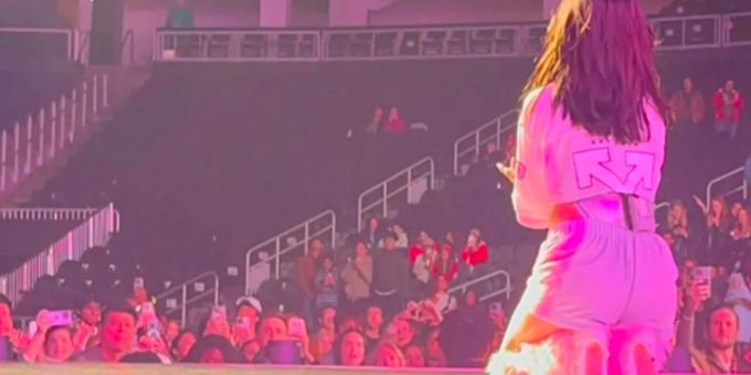 «Flop» - Popstar Camila Cabello muss vor fast leerer Halle spielen