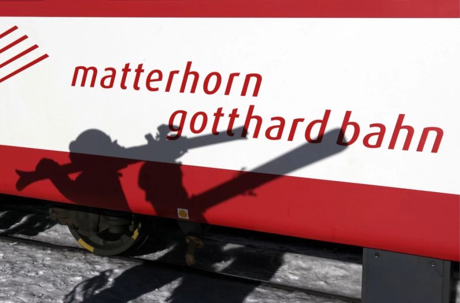 Fährt nach dem Skifahren mit der Matterhorn Gotthard Bahn von Zermatt nach Visp: eine Nau.ch-Leserin.