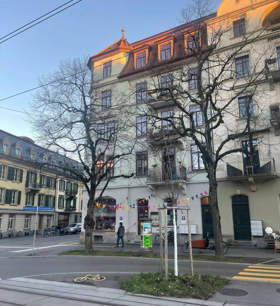 Büne Huber schrieb den Mega-Hit nicht etwa in Bümpliz, sondern in einer Wohnung in diesem Haus am Breitenrainplatz.