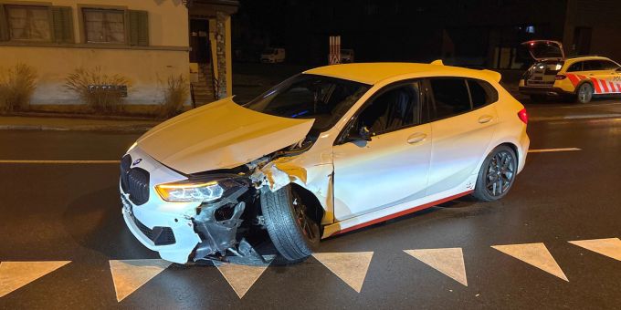 Näfels GL - Nach Verkehrsunfall unbestimmt verletzt