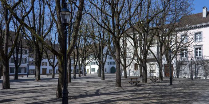 Der Münsterplatz in Basel. Münsterplatz