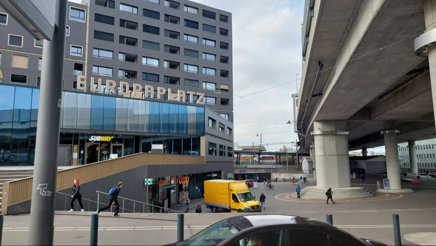 Ein Berner wurde frühmorgens im Tram bedroht. Der Vorfall ist zwischen Europaplatz und Bümpliz passiert – also im Westen Berns.