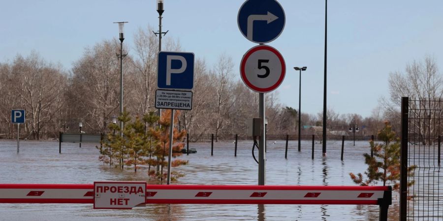 Ein überschwemmtes Gebiet in der russischen Stadt Orenburg.