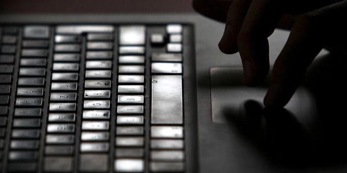 ARCHIV - Finnische Sicherheitsforscher haben eine gefährliche Hintertür für Windows-Systeme entdeckt. Foto: Karl-Josef Hildenbrand/dpa ARCHIV - Finnische Sicherheitsforscher haben eine gefährliche Hintertür für Windows-Systeme entdeckt. Foto: Karl-Josef Hildenbrand/dpa