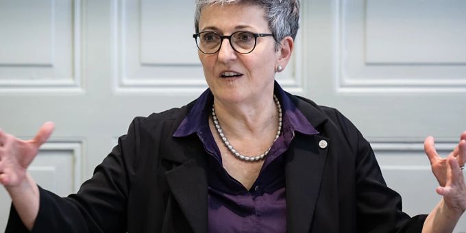 Dank des im Jahr 2021 von Europol geknackten verschlüsselten Kommunikationsdienstes für Kriminelle Sky ECC laufen in der Schweiz zurzeit rund 60 Ermittlungen. «Es geht um Kokain, Cannabis, synthetische Drogen und Waffen», sagte Fedpol-Chefin Nicoletta della Valle. (Archivbild) Dank des im Jahr 2021 von Europol geknackten verschlüsselten Kommunikationsdienstes für Kriminelle Sky ECC laufen in der Schweiz zurzeit rund 60 Ermittlungen. «Es geht um Kokain, Cannabis, synthetische Drogen und Waffen», sagte Fedpol-Chefin Nicoletta della Valle. (Archivbild)