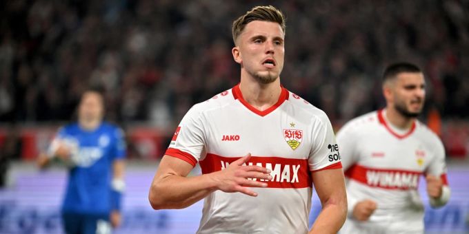 Ermedin Demirovic spielt seit dieser Saison für den VfB Stuttgart. Ermedin Demirovic