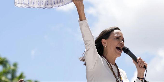 Oppositionsführerin María Corina Machado ruft nach den von Betrugsvorwürfen überschatteten Präsidentschaftswahlen in Venezuela zu weltweiten Protesten auf. María Corina Machado