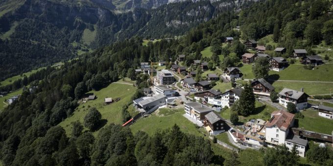 Nach Braunwald kommt man mit der Standseilbahn. Auch diese soll künftig ihren Teil zum Erhalt der Sportbahnen beitragen. Sportbahnen braunwald