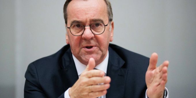 Verteidigungsminister Boris Pistorius hat die wackelnde Ampel-Koalition aufgefordert, sich ihren Aufgaben zu stellen und sich dabei auf eine ausreichende Finanzierung der Wehrfähigkeit zu verständigen. (Archivbild) Verteidigungsminister Boris Pistorius