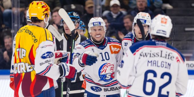 Die ZSC Lions setzen sich gegen den EVZ ein weiteres Mal durch. ZSC Lions EV Zug