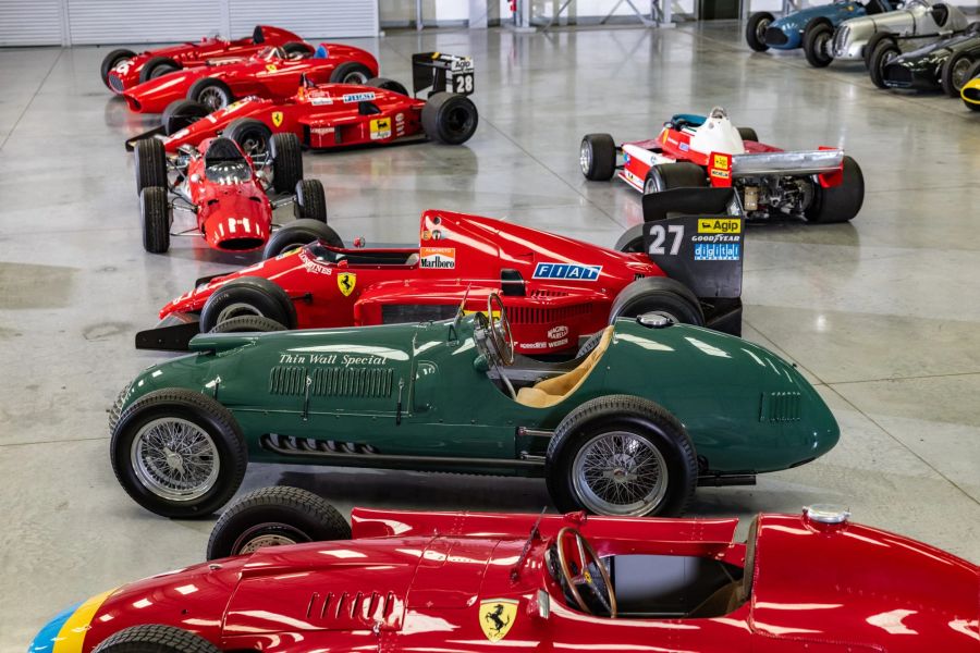 Ganz in Grün, trotzdem ein Ferrari: Der "Thin Wall Special" war ein von Vanwall aufgebauter V12-Ferrari auf Basis des 375 F1.