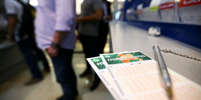 Kurz nach einem Lottogewinn in Millionenhöhe ist ein 73-jähriger Brasilianer überraschend gestorben. Kurz nach einem Lottogewinn in Millionenhöhe ist ein 73-jähriger Brasilianer überraschend gestorben.