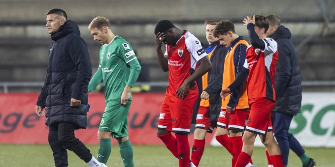 Enttäuschte Gesichter beim FC Aarau nach der Partie bei Etoile Carouge. FC Aarau
