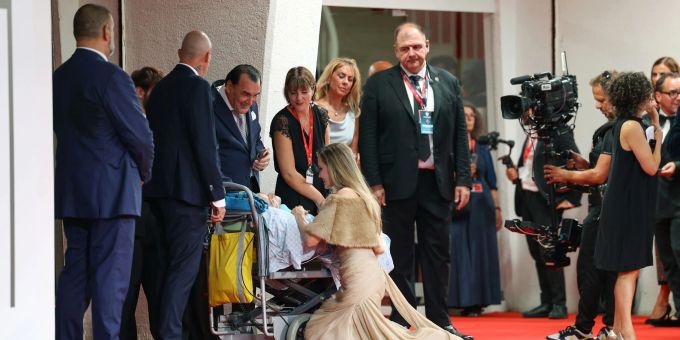 Zu der Begegnung kam es vor der Premiere von Angelina Jolies neuem Film. Zu der Begegnung kam es vor der Premiere von Angelina Jolies neuem Film.