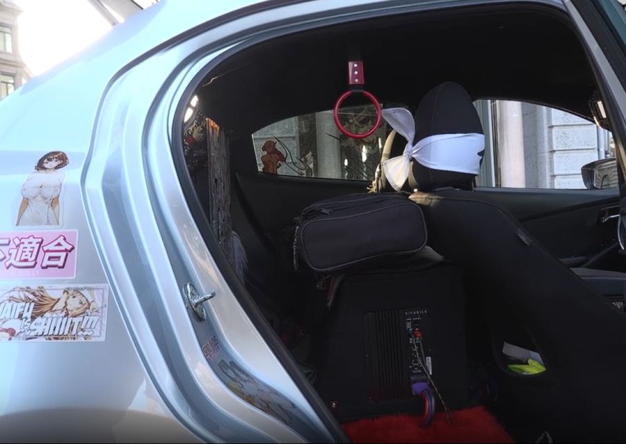 Ausgestattet und umgebaut hat der 29-Jährige sein Auto komplett selbst.