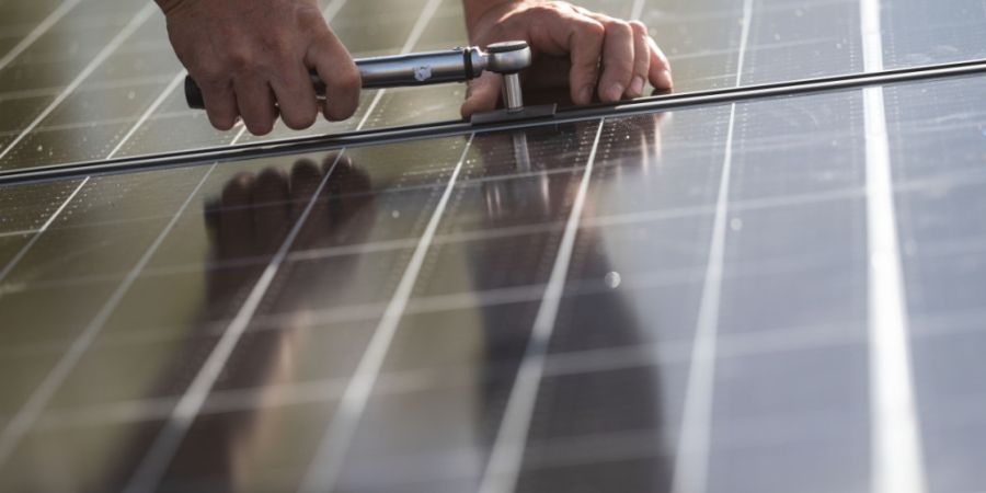 Mit dem Ja zum neuen Energiegesetz gilt in Uri eine Solarpflicht für Gebäude ab 300 Quadratmeter anrechenbarer Gebäudefläche. (Symbolbild)