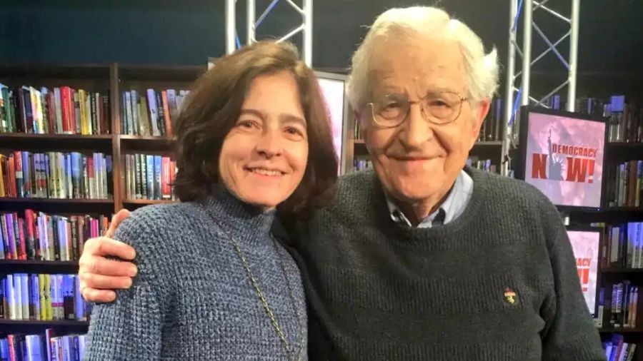 Valeria und Noam Chomsky haben 2014 geheiratet. Der 97-Jährige war zuvor bereits einmal verheiratet.