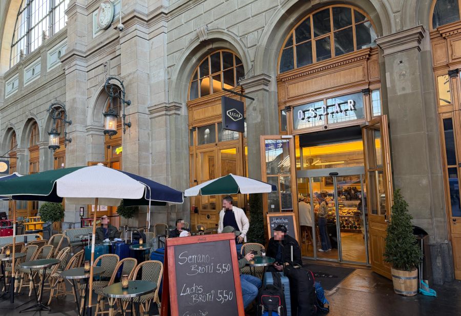 ... noch das «Café Oscar» geben an, einen Aufpreis zu verrechnen.