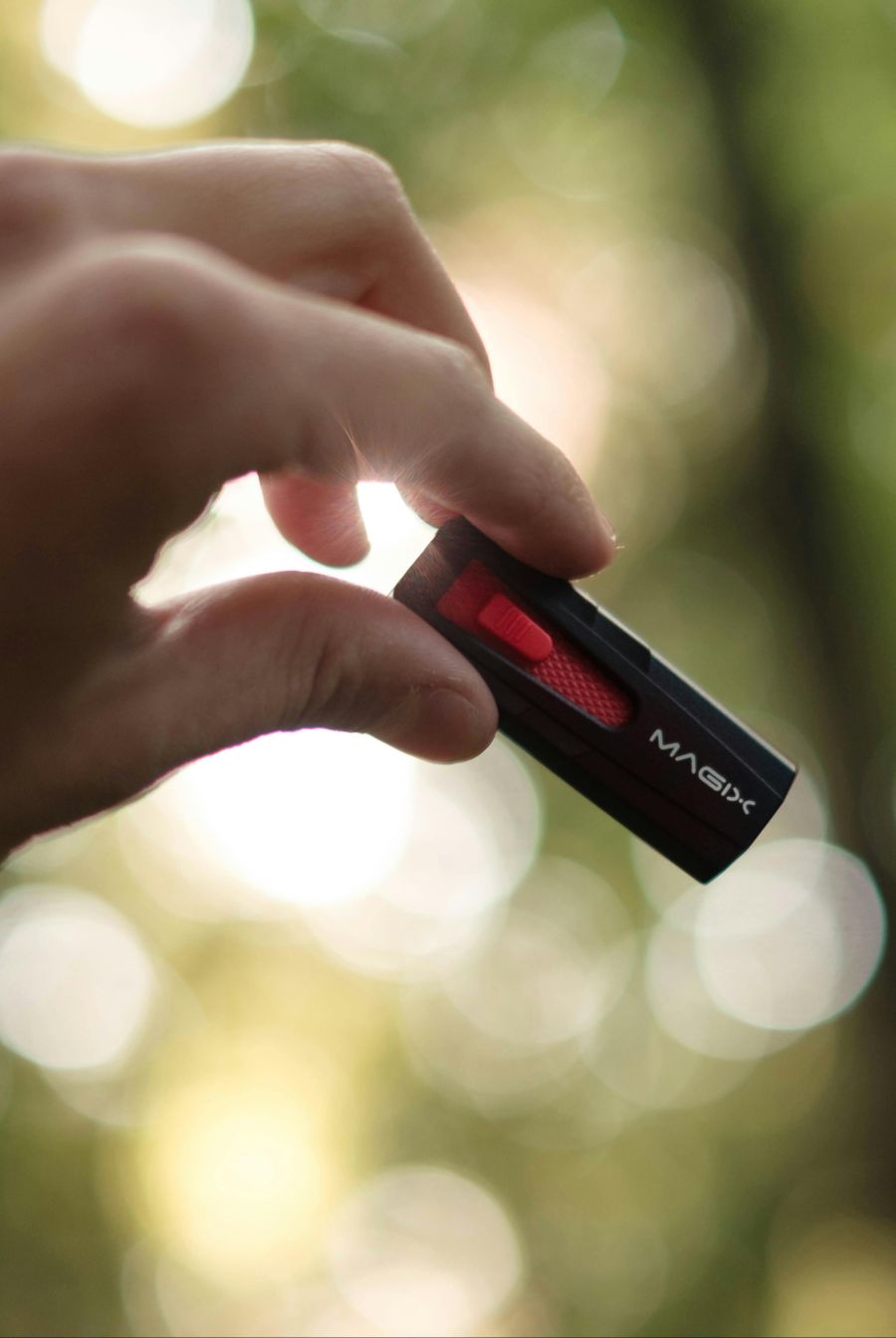 Dabei vertauschte ein Mitarbeiter versehentlich einen USB-Stick. 150 Dokumente mit sensiblen Daten gingen fälschlicherweise an die Medien. (Symbolbild)