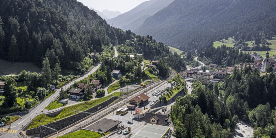 Der Bahnhof in Tiefencastel soll umgebaut werden. Der Kanton will sich an den Kosten beteiligen.