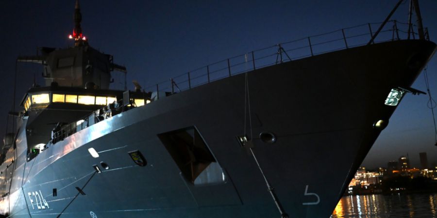 Die Fregatte «Sachen-Anhalt» liegt im Hafen von Beirut. Bundespräsident Steinmeier und seine Frau reisen zu offiziellen Besuchen in den Libanon und nach Jordanien. Foto: Markus Lenha...
