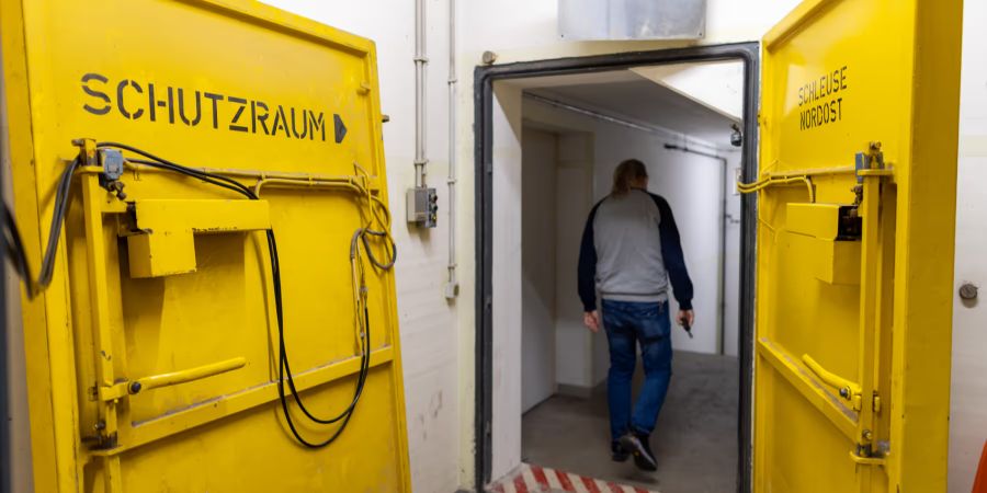 Das neue Gesetz besagt: «Gerät das Kontrollsystem über die nuklearen Streitkräfte in Gefahr… , ist automatisch ein Nuklearschlag auszuführen.»