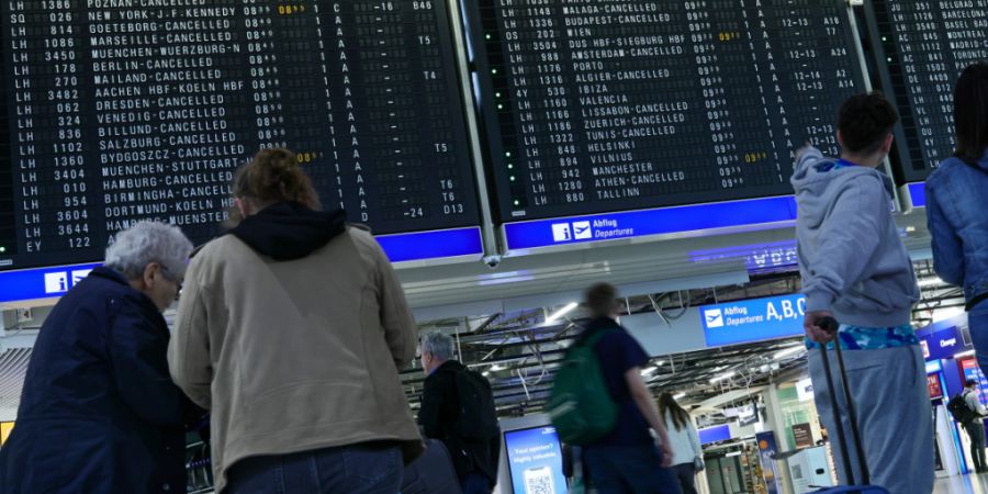 An jedem Streiktag sind mehrere zehntausend Passagiere gezwungen, ihre Reisepläne zu ändern.