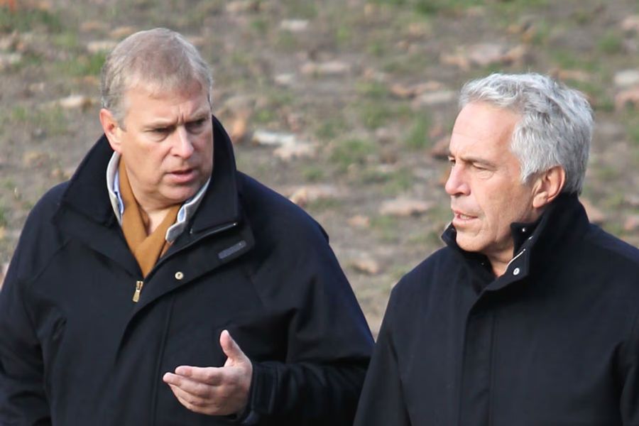 Der Ex-Prinz und der Sexualstraftäter pflegten jahrelang Kontakt. Als britischer Handelsbeauftragter soll Andrew seinem Kollegen Epstein vertrauliche Dokumente weitergeleitet haben.