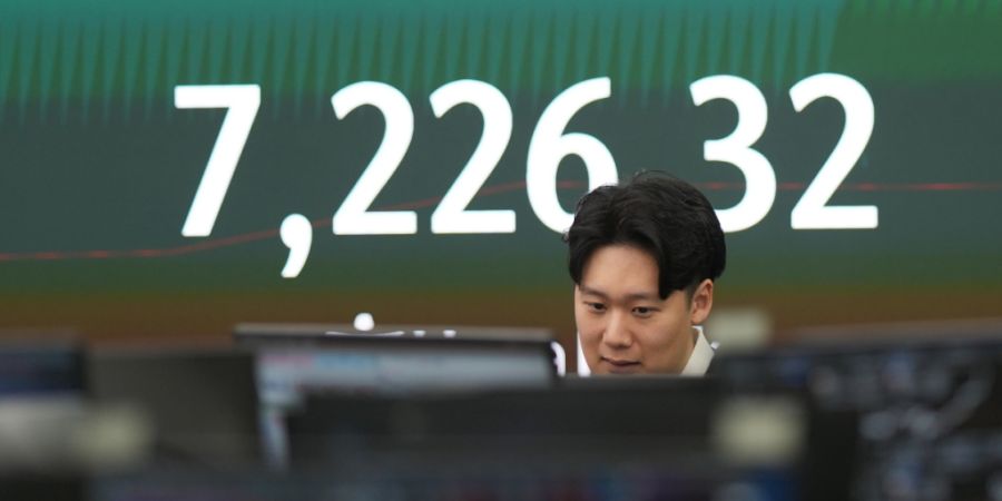Der südkoreanische Kospi hat erstmals die Marke von 7000 Punkten geknackt.