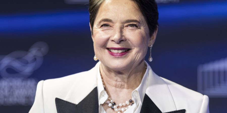 Isabella Rossellini hat die Modewelt und anschliessend den zeitgenössischen Film nachhaltig geprägt. Am diesjährigen Locarno Film Festival gibt es für die Ikone den Excellence Award...