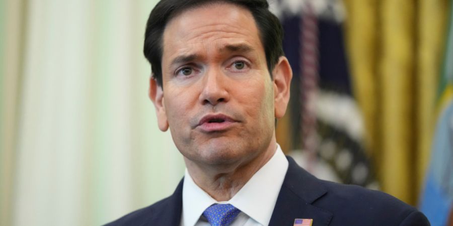 ARCHIV - US-Außenminister Marco Rubio spricht während eines Treffens zwischen den Botschaftern Israels und des Libanon im Oval Office des Weißen Hauses. Foto: Mark Schiefelbein/AP/dpa