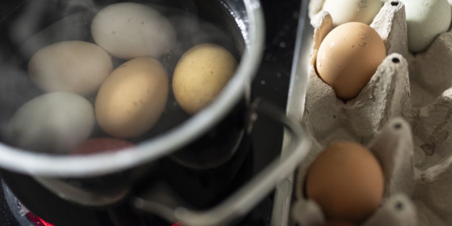 Ein Ei hartkochen ist einfach? Offenbar nicht, wenn man ein perfekt gekochtes Ei will. (Symbolbild)