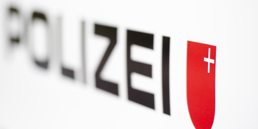 Die Kantonspolizei Schwyz sucht den Verursacher oder die Verursacherin einer Ölspur in Egg. (Symbolbild)