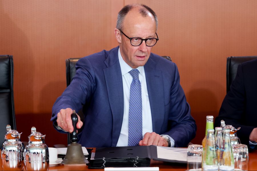 Deutschlands Bundeskanzler Friedrich Merz begrüsst die Waffenruhe, fordert aber ein «dauerhaftes Ende des Krieges».