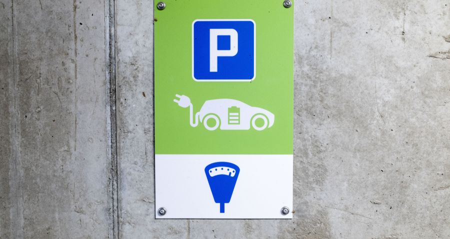 Die Ladeinfrastruktur für Elektroautos wird von vielen Autofahrern unterschätzt. (Symboldbild)