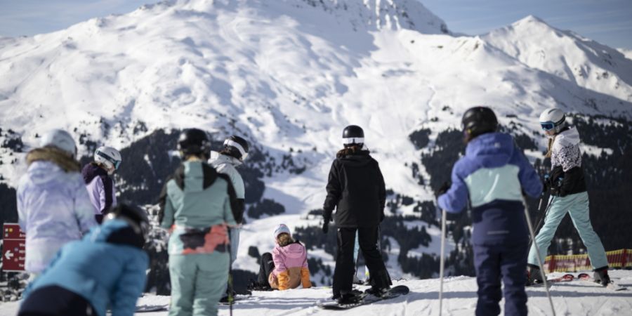 Bei dynamischen Preismodellen in Skigebieten können die Preise für Skitickets in die Höhe steigen, wenn viele Leute auf den Skipisten erwartet werden. (Archivbild)