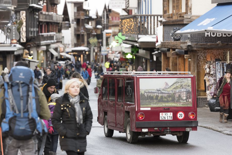 Immer öfter müssen Einheimische oder Saisonniers Touristen Platz machen.