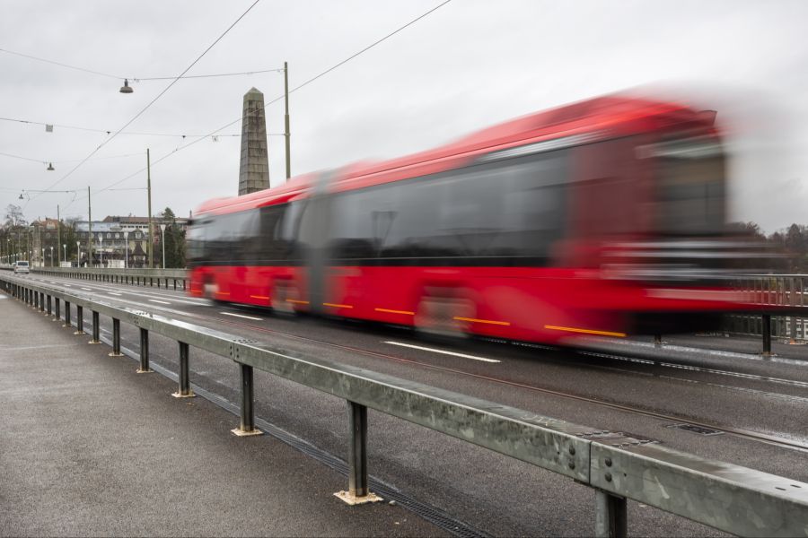 Die Verkehrsbetriebe sind sich dem Problem bewusst und arbeiten an einer Lösung. (Symbolbild)