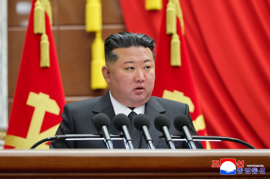 Bewerber sollen Kim Jong Un beleidigen.