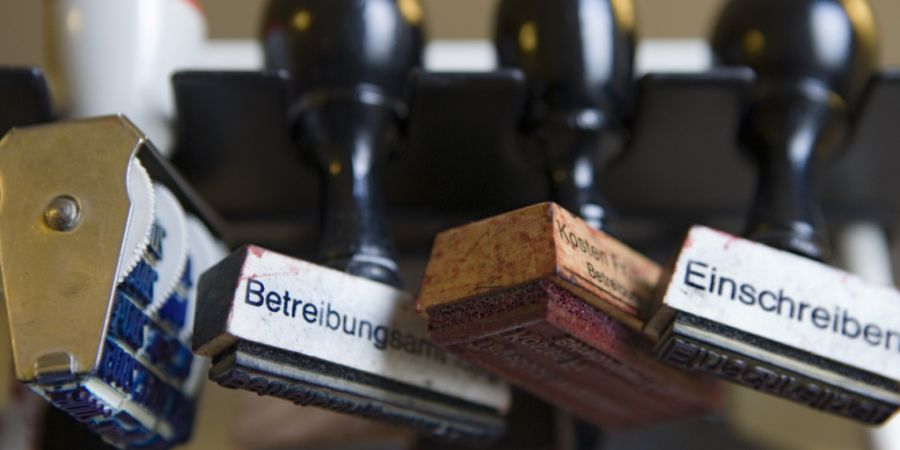 Das Parlament will hoffnungslos Verschuldeten die Möglichkeit geben, sich von ihrem Schuldenberg zu befreien. (Themenbild)