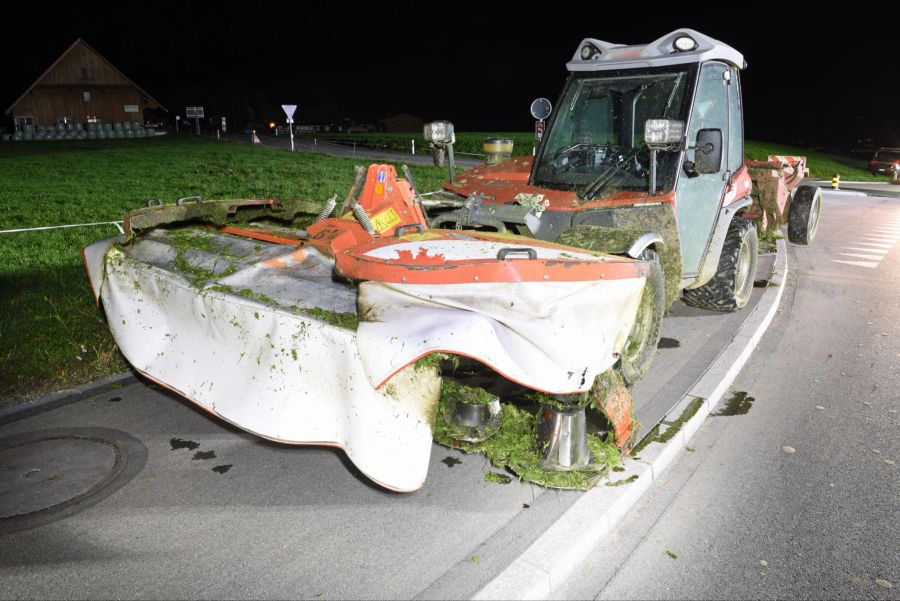 Der Lenker des landwirtschaftlichen Fahrzeugs wurde verletzt