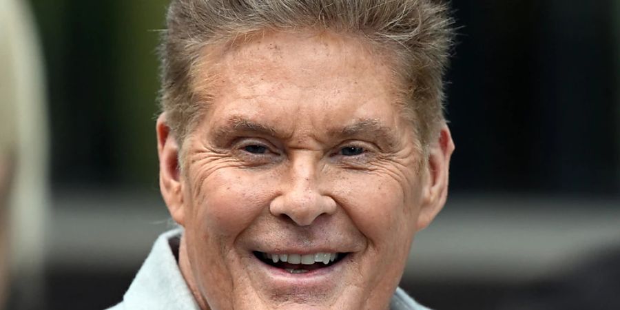 Obwohl David Hasselhoff einen der grössten Momente der deutschen Geschichte hautnah begleitet hat, spricht er die Sprache nicht. Am Filmset seiner neuen Serie hat das zu Problemen geführt. Foto: Federico Gambarini/dpa