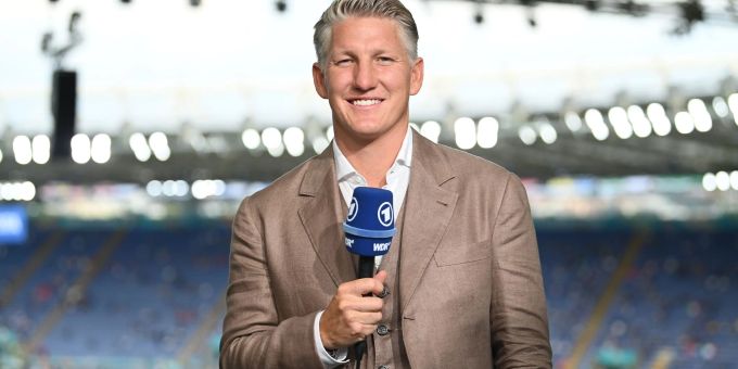 Ist bei der WM als ARD-Experte im Einsatz: 2014-Weltmeister Bastian Schweinsteiger. Ist bei der WM als ARD-Experte im Einsatz: 2014-Weltmeister Bastian Schweinsteiger.