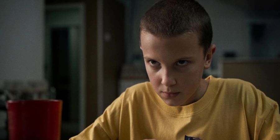 Mit kurz geschorenen Haaren gelang der Schauspielerin Millie Bobby Brown 2016 in der Serie «Stranger Things» der Durchbruch.