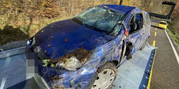 Gansingen: Lenker verlässt nach Unfall die Unfallstelle