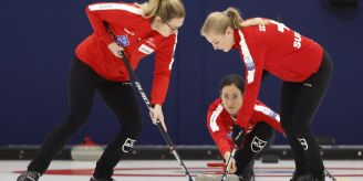 Gegen Dänemark - Schweizer Curlerinnen verlieren an der EM erstmals Gegen Dänemark - Schweizer Curlerinnen verlieren an der EM erstmals