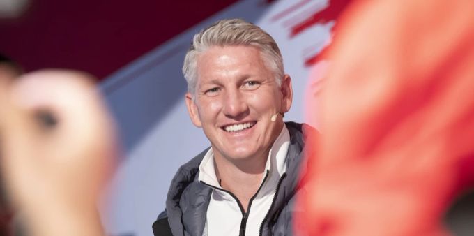 Bastian Schweinsteiger an einem Presstermin. bastian