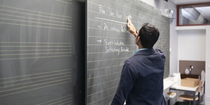 Geht es nach dem Regierungsrat, könnten die Aargauer Lehrkräfte bald wieder politisch aktiv werden. (Symbolbild) Schule