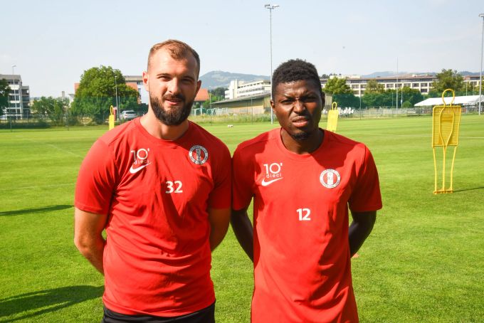 Adonis Ajeti (l.) und Eric Tia (r.) werden zurzeit beim FCRJ getestet. fcrj